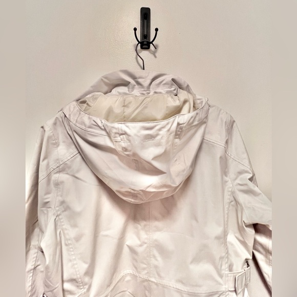 THE NORTH FACE Jacket Size Large Icy Sleek Ivory Color *EXCELLENT CONDITION!!🎁* - Picture 10 of 16